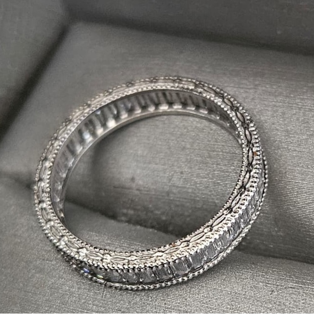 Elegant 14k white gold synthetic diamonds  Women's Ring